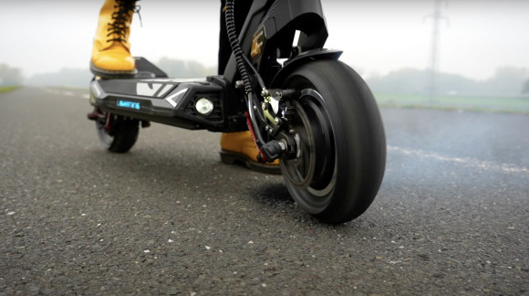 Rezension Bluetran Lightning: Er kann auch mit der Blitzgeschwindigkeit das Interesse an sich ziehen